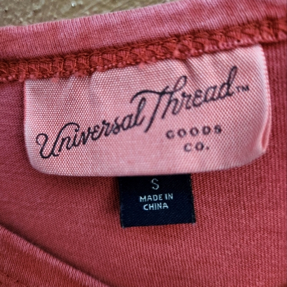 UNIVERSAL THREADS CUTE FALL TOP- SIZE SMALL - Picture 3 of 6